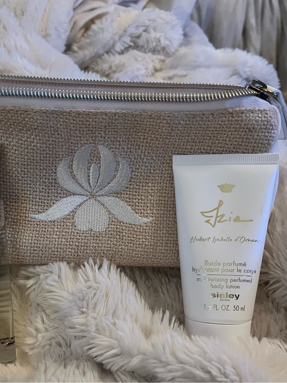 Sisley Izia Lotion Travel Set with Embroidered Pouch and Samples